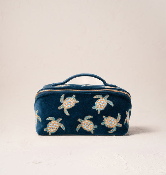 Open flat makeup bag -Elizabeth Scarlett