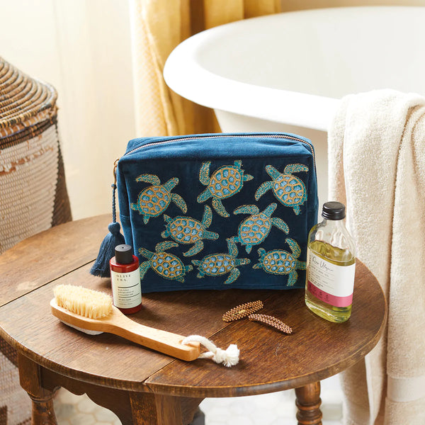 MAKE YOUR OWN LUXE WASHBAG – IN 9 EASY STEPS - LADYLAND
